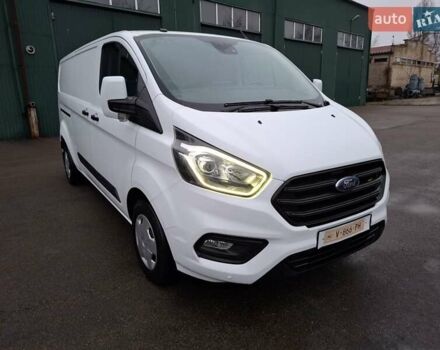 Белый Форд Транзит Кастом, объемом двигателя 2 л и пробегом 253 тыс. км за 13999 $, фото 1 на Automoto.ua