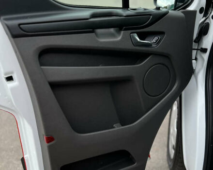 Белый Форд Транзит Кастом, объемом двигателя 2 л и пробегом 222 тыс. км за 15800 $, фото 8 на Automoto.ua