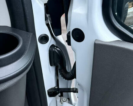 Белый Форд Транзит Кастом, объемом двигателя 2 л и пробегом 258 тыс. км за 17500 $, фото 26 на Automoto.ua