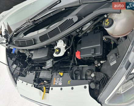 Белый Форд Транзит Кастом, объемом двигателя 2 л и пробегом 178 тыс. км за 18900 $, фото 45 на Automoto.ua