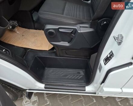 Білий Форд Транзит Кастом, об'ємом двигуна 2 л та пробігом 239 тис. км за 17333 $, фото 12 на Automoto.ua