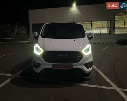 Белый Форд Транзит Кастом, объемом двигателя 2 л и пробегом 243 тыс. км за 17900 $, фото 1 на Automoto.ua