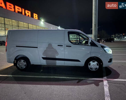 Белый Форд Транзит Кастом, объемом двигателя 2 л и пробегом 243 тыс. км за 17900 $, фото 3 на Automoto.ua