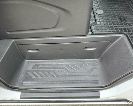 Форд Транзит Кастом 2015 в Ровно на Automoto.ua Белый Форд Транзит Кастом, объемом двигателя 2.2 л и пробегом 279 тыс. км за 11700 $, фото 23 на Automoto.ua