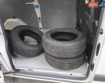 Білий Форд Транзит Кастом, об'ємом двигуна 2.2 л та пробігом 220 тис. км за 14000 $, фото 9 на Automoto.ua