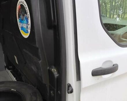 Білий Форд Транзит Кастом, об'ємом двигуна 2.2 л та пробігом 220 тис. км за 14000 $, фото 8 на Automoto.ua