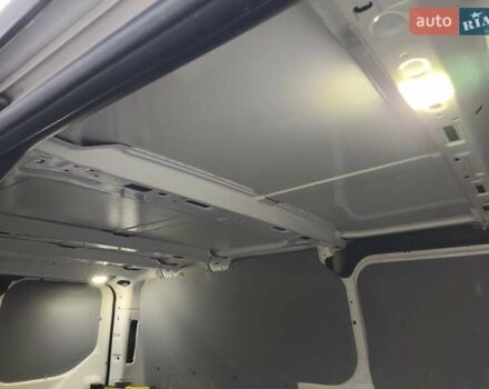 Білий Форд Транзит Кастом, об'ємом двигуна 2.2 л та пробігом 220 тис. км за 14000 $, фото 6 на Automoto.ua