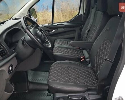 Белый Форд Транзит Кастом, объемом двигателя 2 л и пробегом 145 тыс. км за 16900 $, фото 2 на Automoto.ua