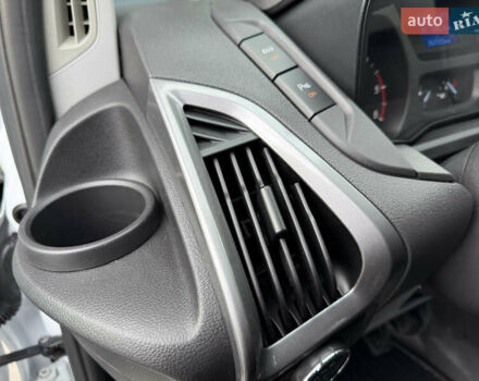 Форд Транзит Кастом 2012 у Ковель на Automoto.ua Білий Форд Транзит Кастом, об'ємом двигуна 2.2 л та пробігом 267 тис. км за 12900 $, фото 70 на Automoto.ua