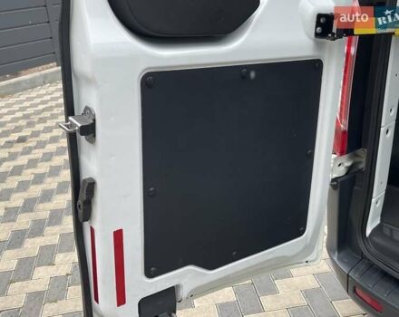 Белый Форд Транзит Кастом, объемом двигателя 2.2 л и пробегом 210 тыс. км за 15900 $, фото 17 на Automoto.ua
