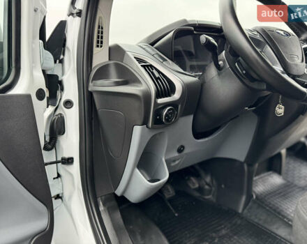 Білий Форд Транзит Кастом, об'ємом двигуна 2.2 л та пробігом 191 тис. км за 16800 $, фото 79 на Automoto.ua