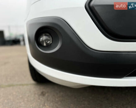 Білий Форд Транзит Кастом, об'ємом двигуна 2.2 л та пробігом 191 тис. км за 16800 $, фото 18 на Automoto.ua