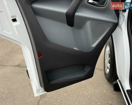 Білий Форд Транзит Кастом, об'ємом двигуна 2.2 л та пробігом 191 тис. км за 16800 $, фото 81 на Automoto.ua