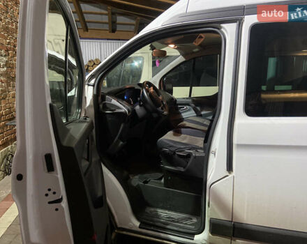 Білий Форд Транзит Кастом, об'ємом двигуна 2.2 л та пробігом 146 тис. км за 18000 $, фото 2 на Automoto.ua