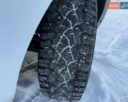 Белый Форд Транзит Кастом, объемом двигателя 2 л и пробегом 178 тыс. км за 16700 $, фото 17 на Automoto.ua