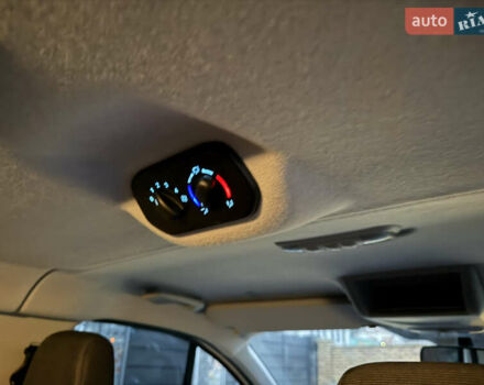 Белый Форд Транзит Кастом, объемом двигателя 2 л и пробегом 177 тыс. км за 16700 $, фото 32 на Automoto.ua