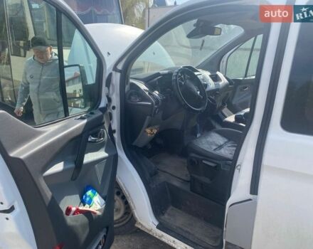 Білий Форд Транзит Кастом, об'ємом двигуна 2.2 л та пробігом 350 тис. км за 14000 $, фото 4 на Automoto.ua