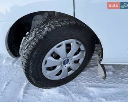 Белый Форд Транзит Кастом, объемом двигателя 2 л и пробегом 178 тыс. км за 16700 $, фото 16 на Automoto.ua