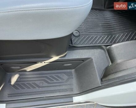 Белый Форд Транзит Кастом, объемом двигателя 2 л и пробегом 177 тыс. км за 18500 $, фото 70 на Automoto.ua