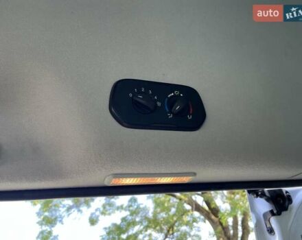 Белый Форд Транзит Кастом, объемом двигателя 2 л и пробегом 177 тыс. км за 18500 $, фото 66 на Automoto.ua