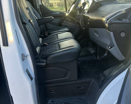 Белый Форд Транзит Кастом, объемом двигателя 2 л и пробегом 300 тыс. км за 14500 $, фото 4 на Automoto.ua