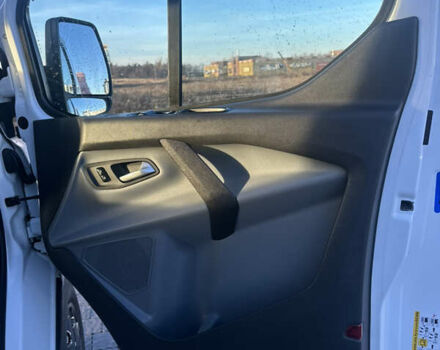 Белый Форд Транзит Кастом, объемом двигателя 2 л и пробегом 300 тыс. км за 14500 $, фото 2 на Automoto.ua