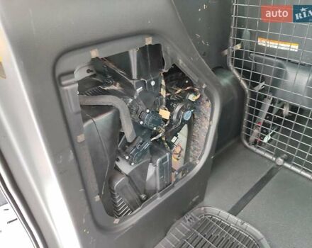 Белый Форд Транзит Кастом, объемом двигателя 2 л и пробегом 230 тыс. км за 18900 $, фото 24 на Automoto.ua