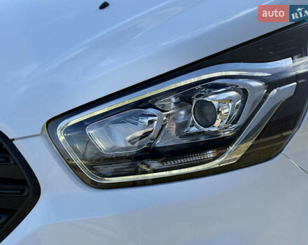 Белый Форд Транзит Кастом, объемом двигателя 2 л и пробегом 175 тыс. км за 23500 $, фото 4 на Automoto.ua