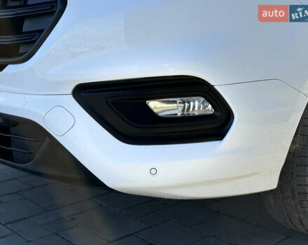 Белый Форд Транзит Кастом, объемом двигателя 2 л и пробегом 175 тыс. км за 23500 $, фото 5 на Automoto.ua