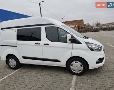 Белый Форд Транзит Кастом, объемом двигателя 2 л и пробегом 150 тыс. км за 23900 $, фото 1 на Automoto.ua