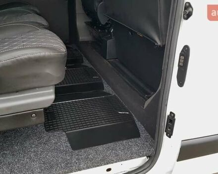 Білий Форд Транзит Кастом, об'ємом двигуна 2 л та пробігом 202 тис. км за 17200 $, фото 48 на Automoto.ua