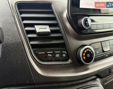 Белый Форд Транзит Кастом, объемом двигателя 2 л и пробегом 197 тыс. км за 14999 $, фото 26 на Automoto.ua