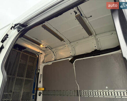 Белый Форд Транзит Кастом, объемом двигателя 2 л и пробегом 197 тыс. км за 14999 $, фото 41 на Automoto.ua
