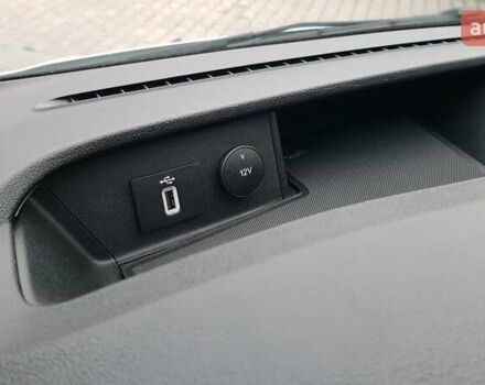 Белый Форд Транзит Кастом, объемом двигателя 2 л и пробегом 174 тыс. км за 18800 $, фото 12 на Automoto.ua