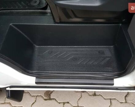 Белый Форд Транзит Кастом, объемом двигателя 2 л и пробегом 174 тыс. км за 18800 $, фото 28 на Automoto.ua