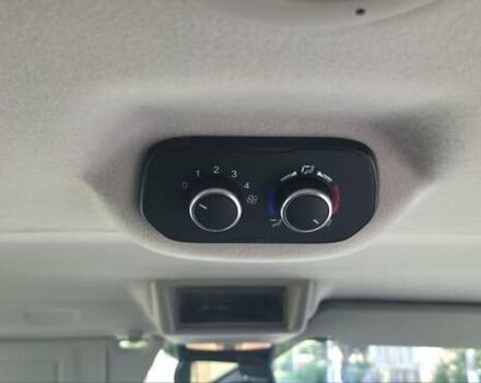 Белый Форд Транзит Кастом, объемом двигателя 2 л и пробегом 182 тыс. км за 26000 $, фото 1 на Automoto.ua