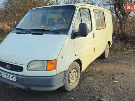 Белый Форд Транзит Кастом, объемом двигателя 2.5 л и пробегом 320 тыс. км за 1300 $, фото 1 на Automoto.ua