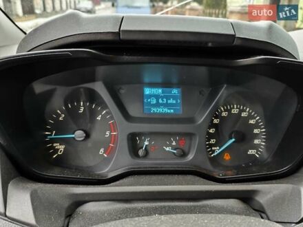 Белый Форд Транзит Кастом, объемом двигателя 2 л и пробегом 290 тыс. км за 16300 $, фото 1 на Automoto.ua