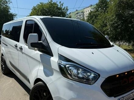 Белый Форд Транзит Кастом, объемом двигателя 2 л и пробегом 245 тыс. км за 21999 $, фото 1 на Automoto.ua