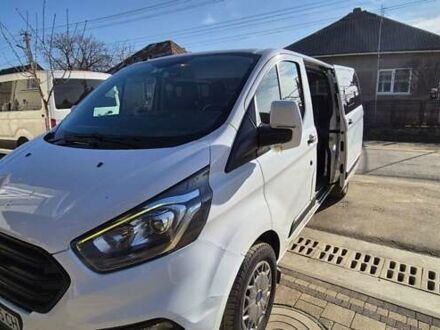 Форд Транзит Кастом 2018 в Виноградове на Automoto.ua Белый Форд Транзит Кастом, объемом двигателя 2 л и пробегом 356 тыс. км за 23000 $, фото 1 на Automoto.ua