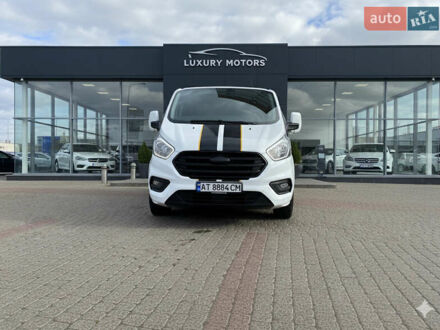 Белый Форд Транзит Кастом, объемом двигателя 2 л и пробегом 74 тыс. км за 25999 $, фото 1 на Automoto.ua