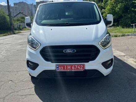 Белый Форд Транзит Кастом, объемом двигателя 2 л и пробегом 133 тыс. км за 17500 $, фото 1 на Automoto.ua