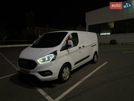 Белый Форд Транзит Кастом, объемом двигателя 2 л и пробегом 243 тыс. км за 17900 $, фото 1 на Automoto.ua