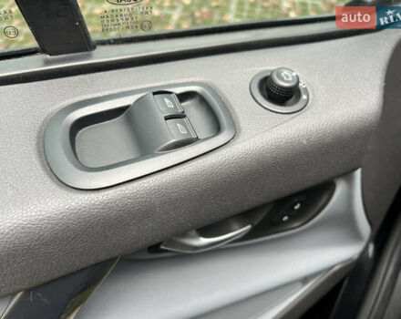 Черный Форд Транзит Кастом, объемом двигателя 2.2 л и пробегом 261 тыс. км за 9990 $, фото 13 на Automoto.ua