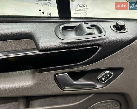 Черный Форд Транзит Кастом, объемом двигателя 2 л и пробегом 191 тыс. км за 28400 $, фото 6 на Automoto.ua