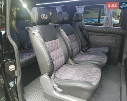 Черный Форд Transit Custom пасс., объемом двигателя 2 л и пробегом 37 тыс. км за 29000 $, фото 1 на Automoto.ua