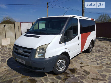 Форд Transit Custom пасс. 2008 у Ужгороді на Automoto.ua Форд Transit Custom пасс., об'ємом двигуна 2.2 л та пробігом 285 тис. км за 6300 $, фото 1 на Automoto.ua