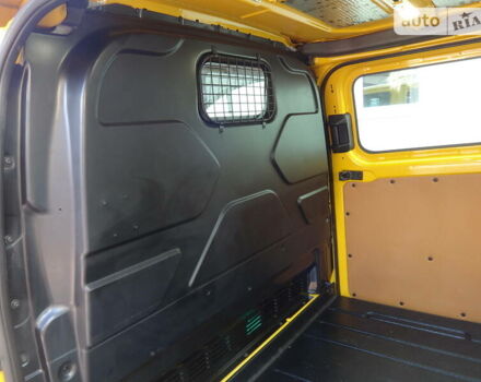 Жовтий Форд Транзит Кастом, об'ємом двигуна 2 л та пробігом 215 тис. км за 17800 $, фото 8 на Automoto.ua