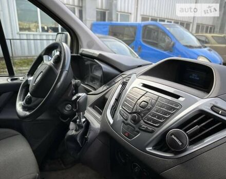 Серый Форд Транзит Кастом, объемом двигателя 2.2 л и пробегом 290 тыс. км за 11500 $, фото 3 на Automoto.ua