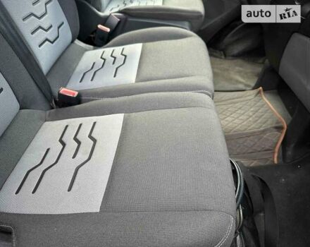 Серый Форд Транзит Кастом, объемом двигателя 2.2 л и пробегом 240 тыс. км за 11800 $, фото 8 на Automoto.ua